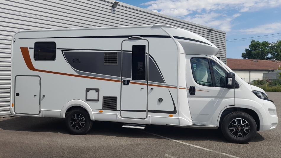 BURSTNER TD 732 SANTINA 