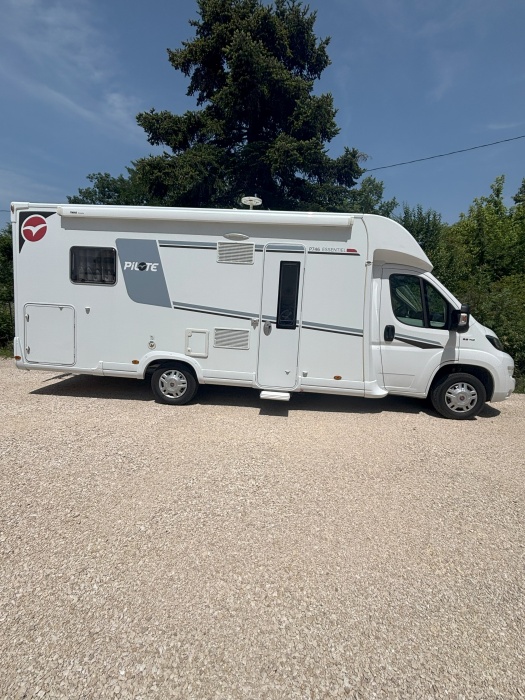 PILOTE 746