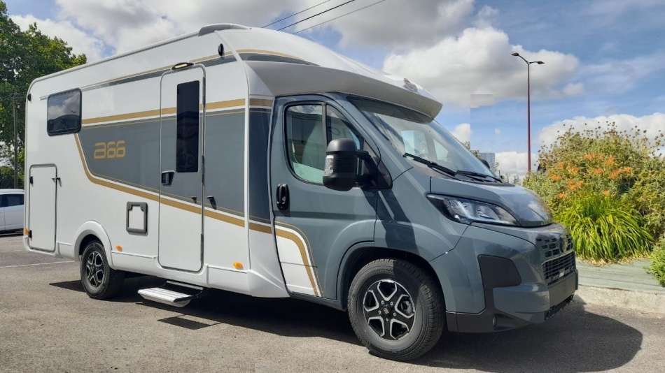 BURSTNER B 66 690 TD 